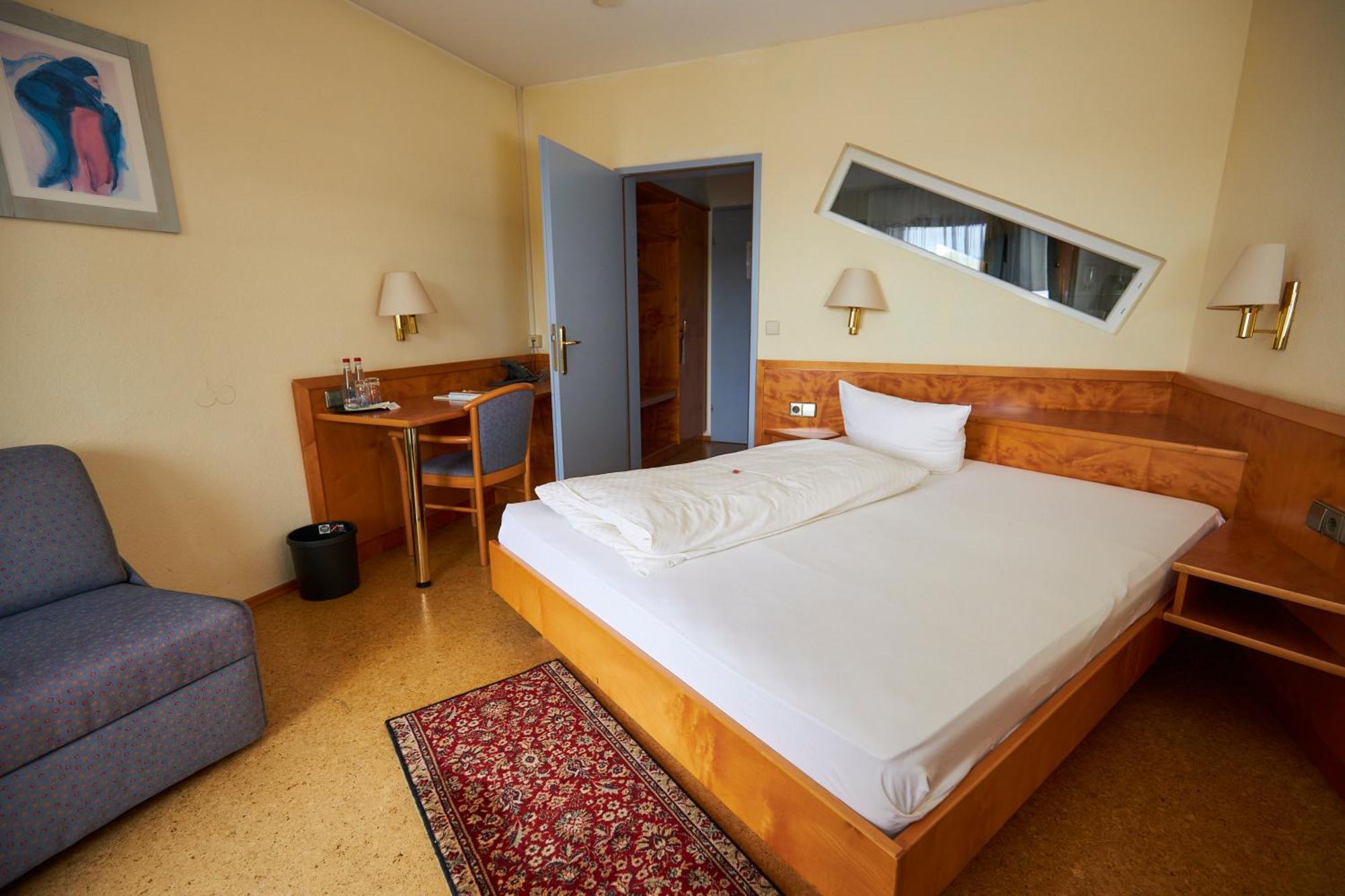 Flair Hotel Landgasthof Roger 로벤슈타인 외부 사진
