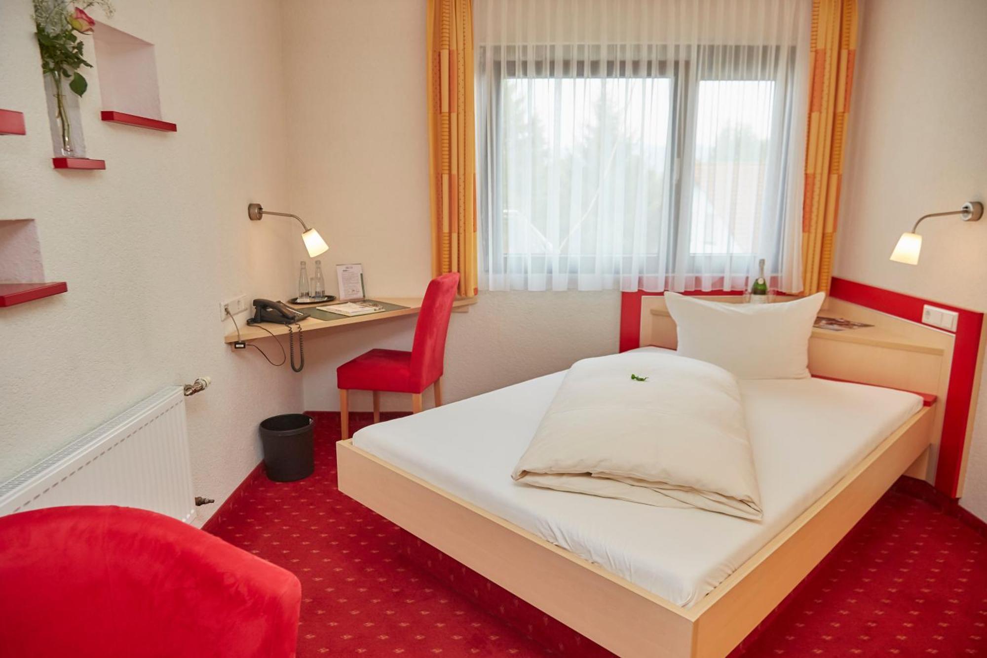 Flair Hotel Landgasthof Roger 로벤슈타인 외부 사진