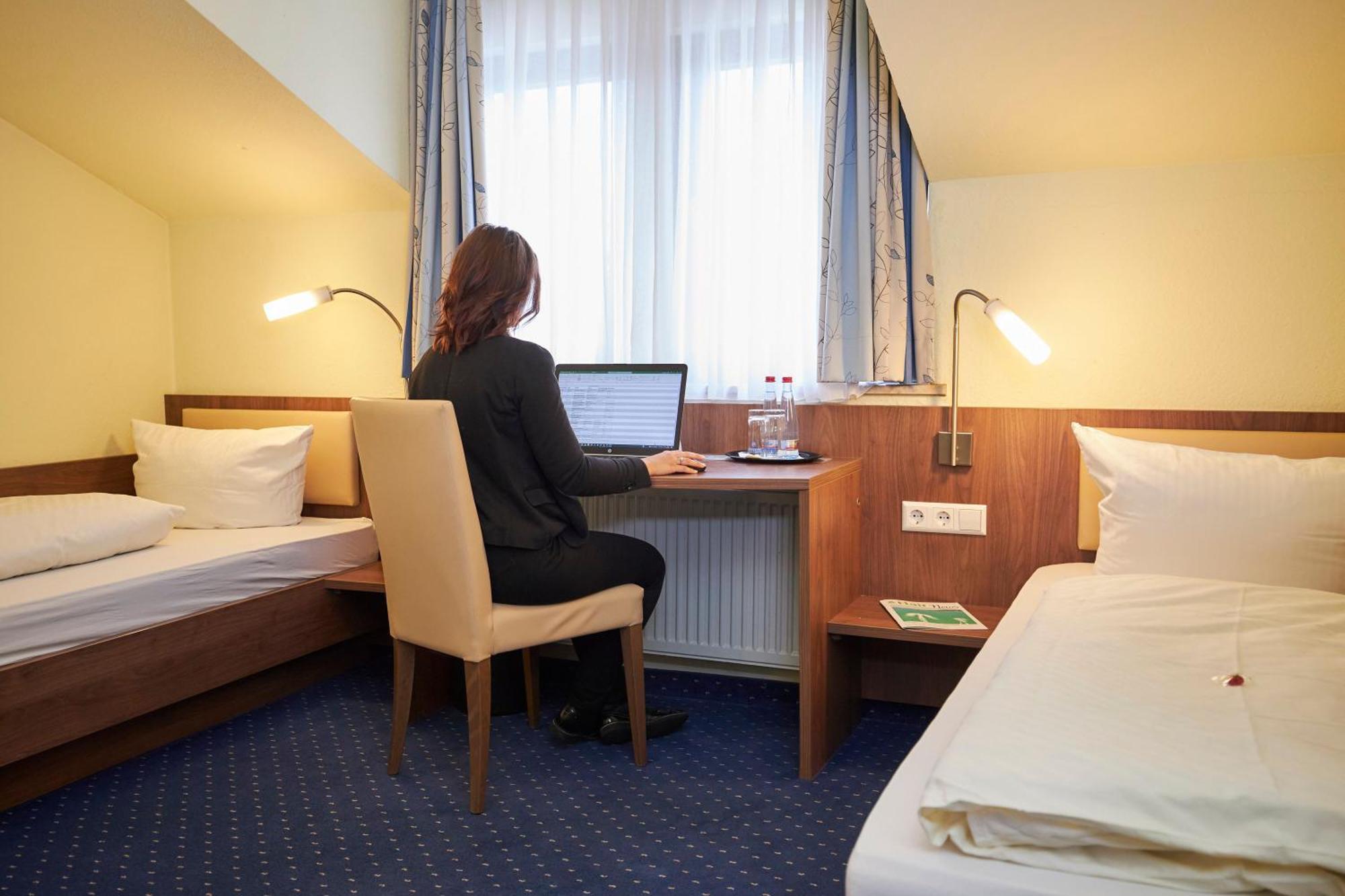 Flair Hotel Landgasthof Roger 로벤슈타인 외부 사진