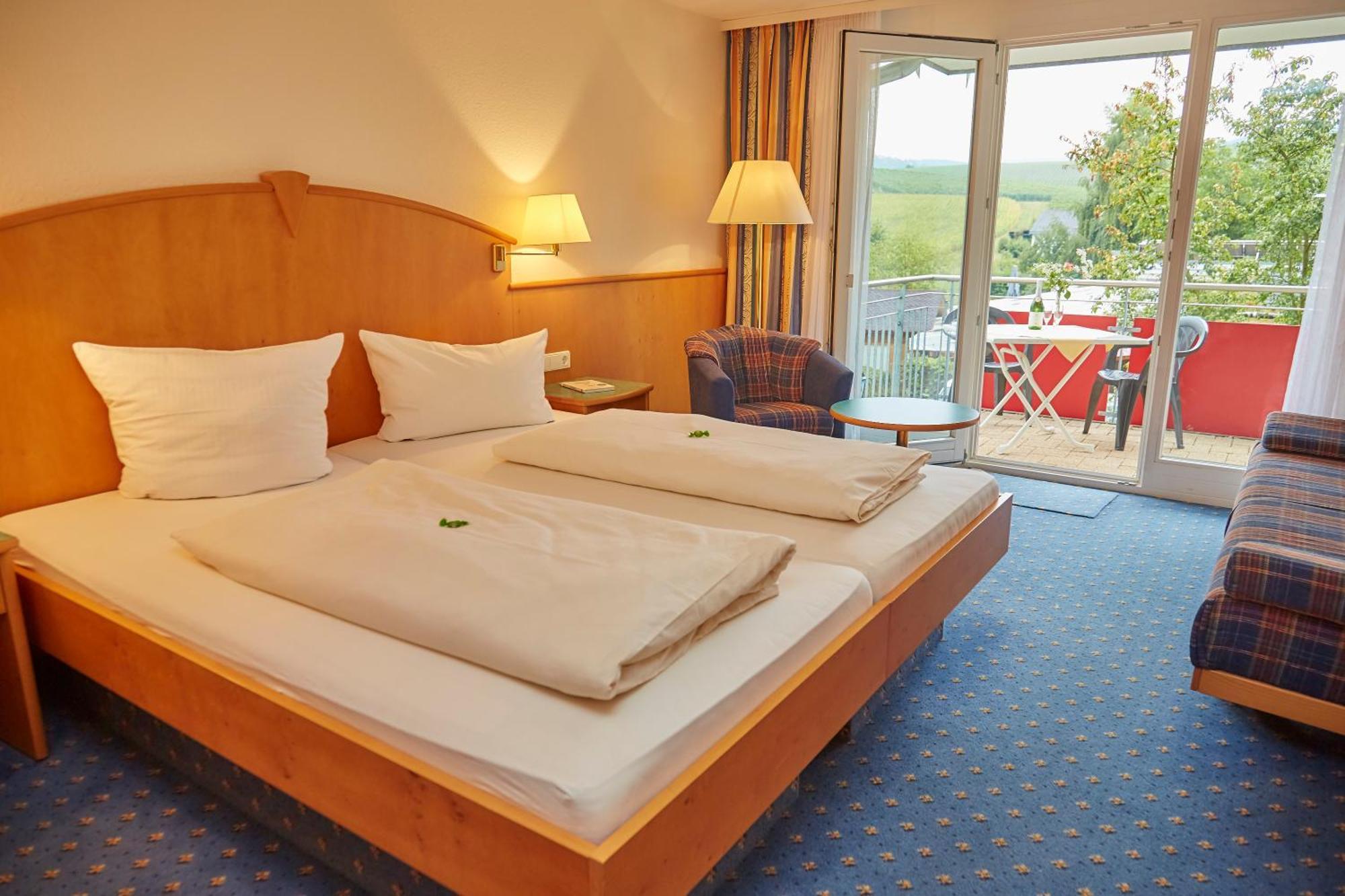Flair Hotel Landgasthof Roger 로벤슈타인 외부 사진